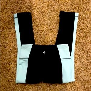 Lululemon size 2 crop soft Black Sea foam